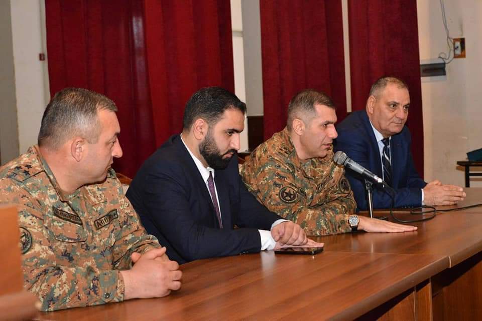 Վազգեն Սարգսյանի անվան ռազմական համալսարանի ղեկավարությունը հանդիպել է Գեղարքունիքի մարզի դպրոցականների հետ