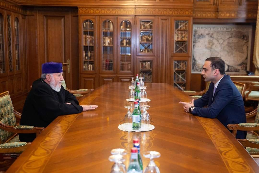 Գարեգին Բ-ն ընդունել է Տիգրան Ավինյանին