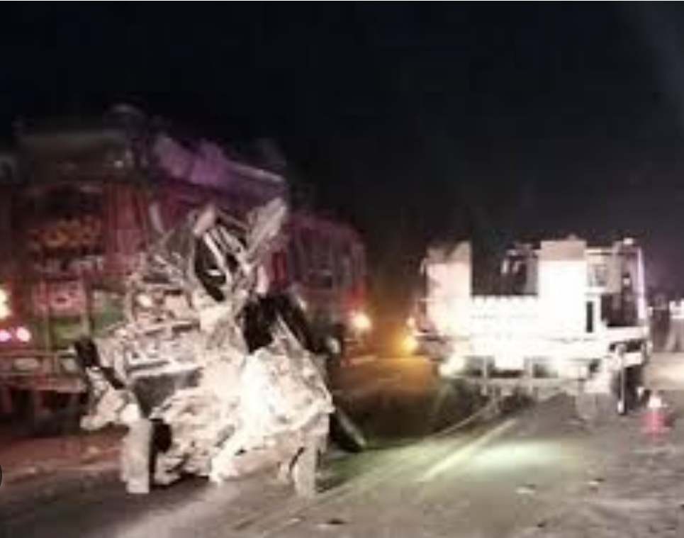 Պակիստանի հարավ-արևելքում առնվազն ինը մարդ է զոհվել բեռնատարի և մարդատար ավտոբուսի բախման հետևանքով