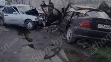 Ողբերգական ավտովթար Արարատի մարզում. բախվել են Mersedes-ն ու Opel-ը