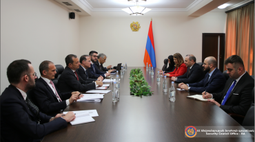 ԱԽ քարտուղարն ընդունել է Իտալիայի Արտաքին գործերի և միջազգային համագործակցության փոխնախարարին