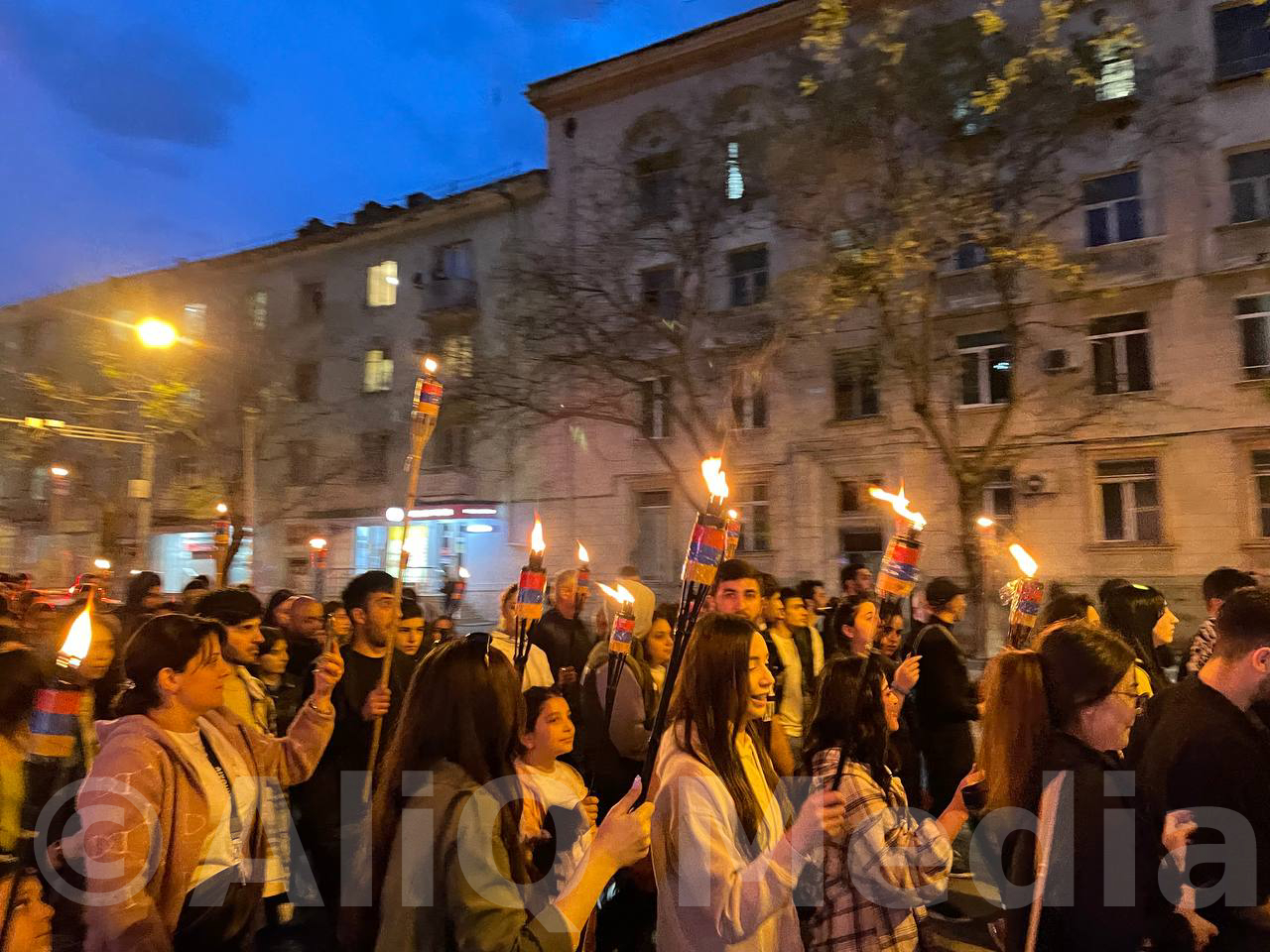 Թբիլիսիում անցկացվել է ջահերով երթ. այսօր վիրահայերը երթով կշարժվեն դեպի Թբիլիսիում Թուրքիայի դեսպանատուն