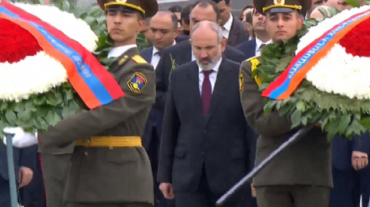 ՀՀ պետական բարձրագույն իշխանությունը հարգանքի տուրք է մատուցում 1,5 միլիոն զոհերի հիշատակին