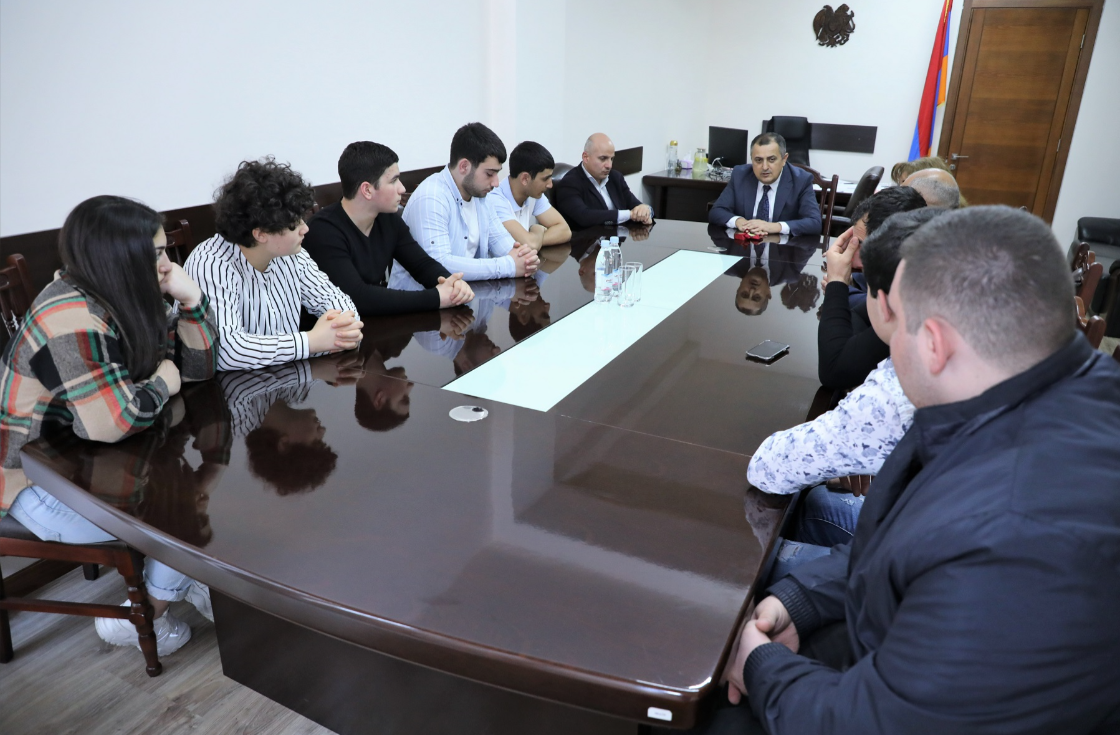 Կարեն Գիլոյանն ընդունել է ծանրամարտի աշխարհի պատանեկան առաջնության մրցանակակիրներին