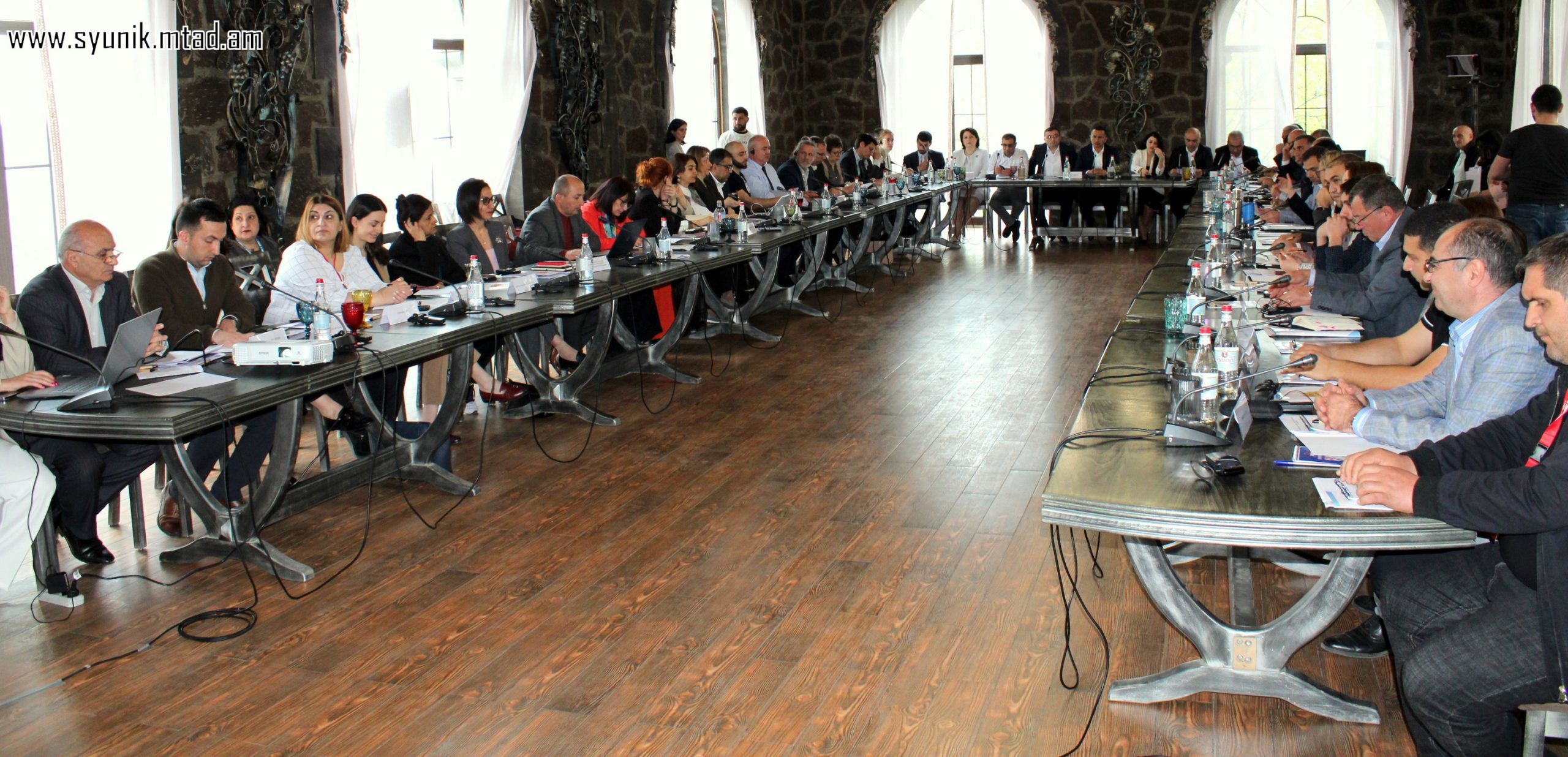 Սյունիքի մարզի գյուղատնտեսության ոլորտի խնդիրներն ու հեռանկարներն են քննարկվել աշխատաժողովում