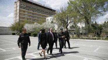 ՆԳ նախարարը և փոխնախարարը կրթահամալիրում հետևել են պարեկային ծառայության դիմորդների հարցազրույցների ընթացքին