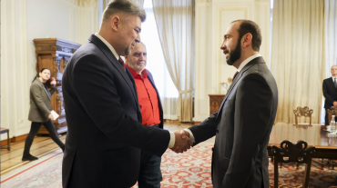 ՀՀ ԱԳ նախարարը Ռումինիայի Պատգամավորների պալատի նախագահի հետ հանդիպմանը շեշտել է Լաչինի միջանցքի ապօրինի արգելափակման վերացման հրամայականը
