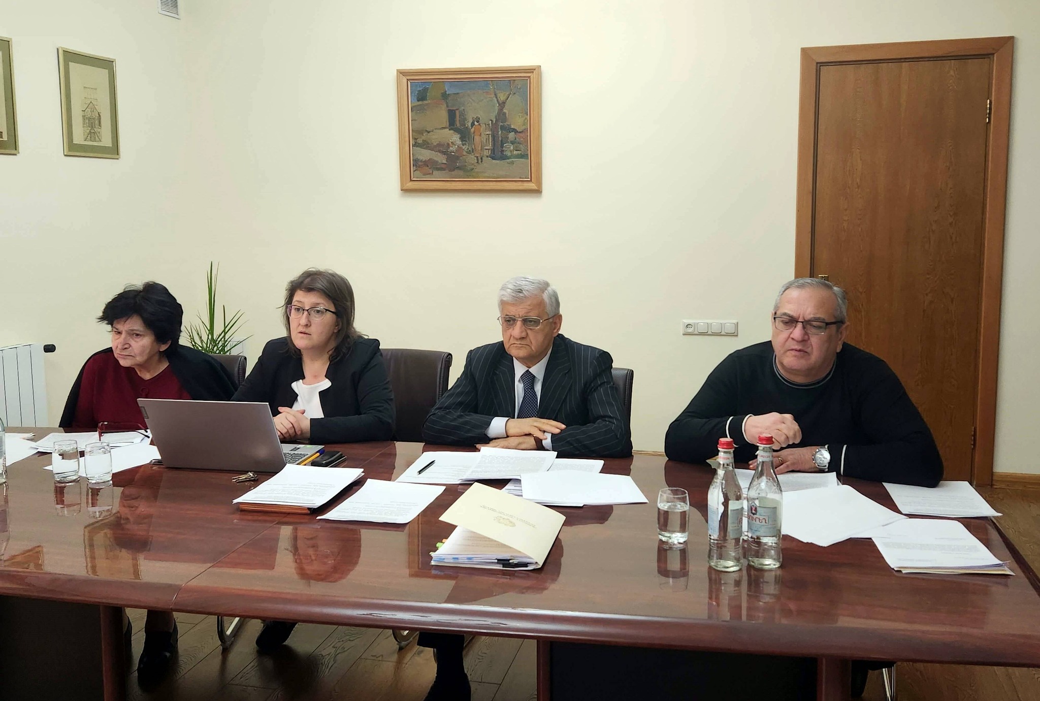 Շիրակի և Լոռու մարզերում բնակապահովման իրավունքը վերականգնած ընտանիքների հարցը քննարկվել է հանձնաժողովի նիստում