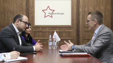 ԱԺ «Պատիվ ունեմ» խմբակցության ներկայացուցիչները և Շվեյցարիայի դեսպանն անդրադարձել են  Արցախում ստեղծված հումանիտար և անվտանգային խնդիրներին