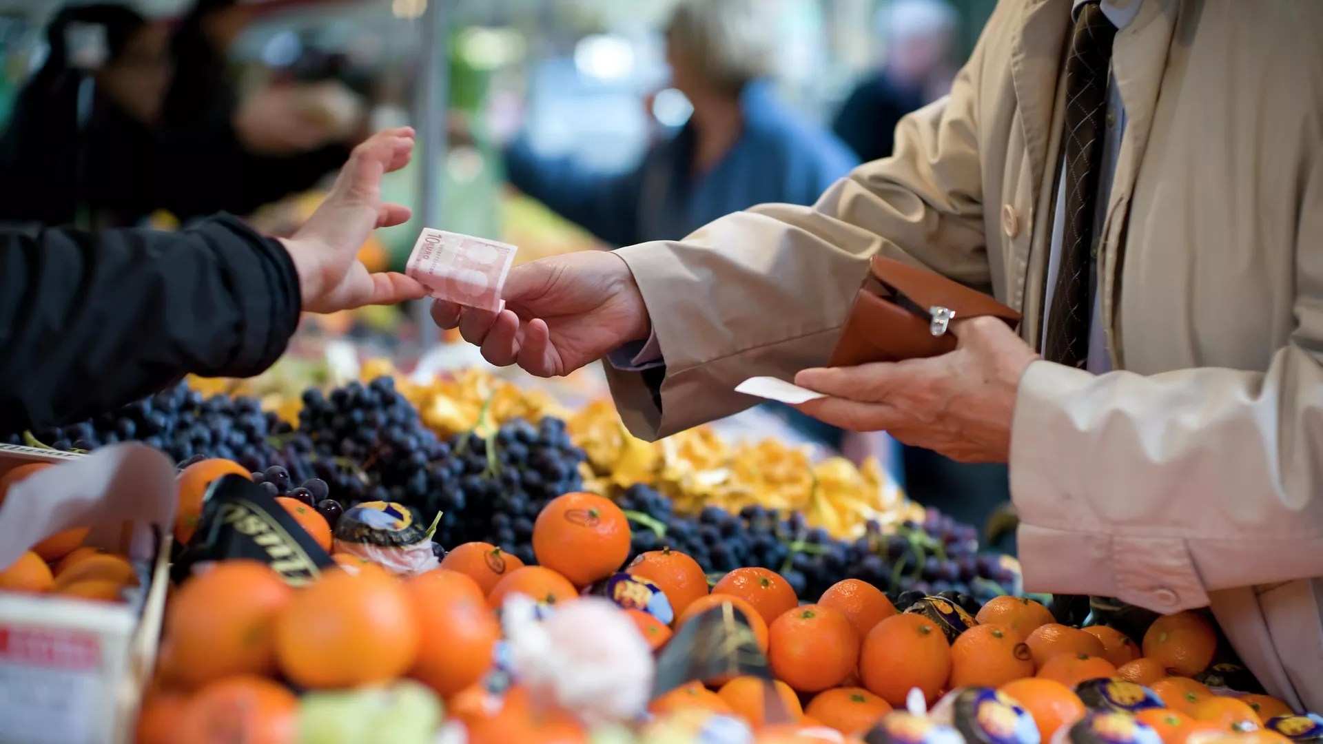Ֆրանսիացիները սկսել են խնայողություններ անել սննդի, հանգստի և բժշկական օգնության վրա․ հարցում