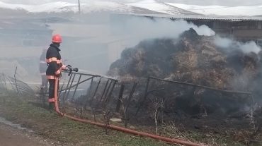 Սարագյուղ գյուղում այրվում է անասնակեր