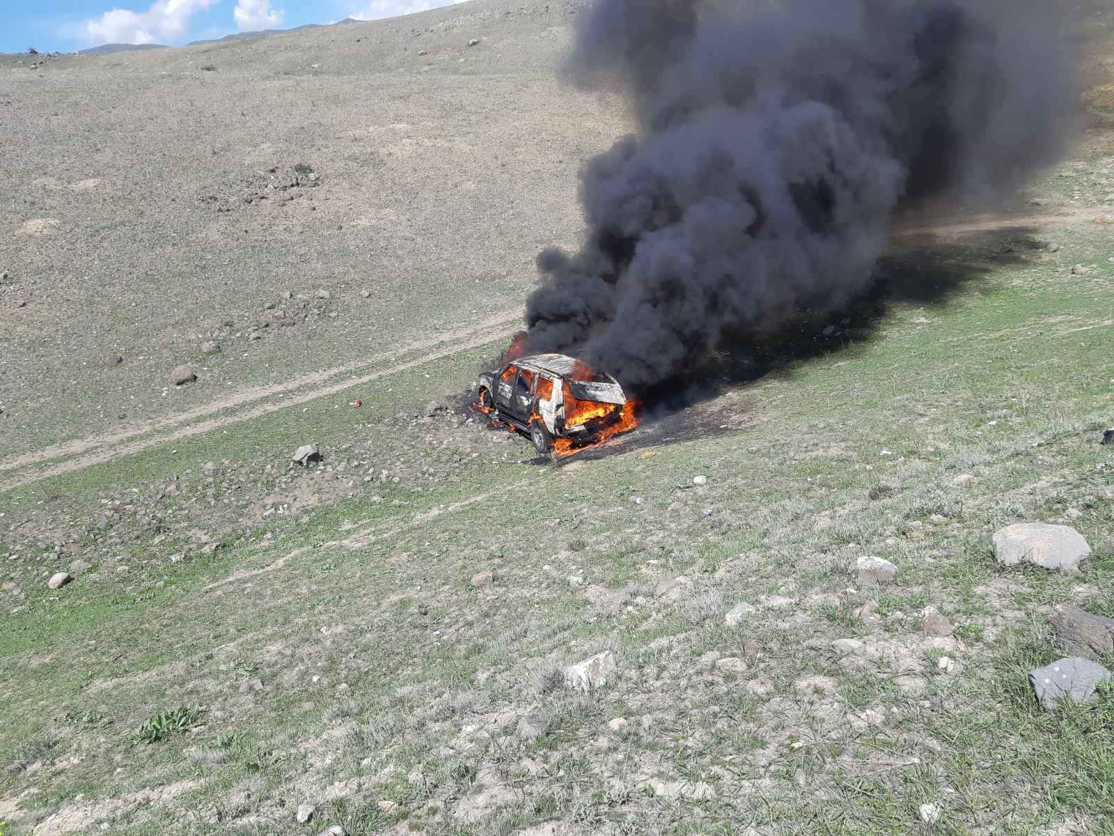 Հրդեհ ավտոմեքենայում՝ Գառնի-Արտաշատ ավտոճանապարհին