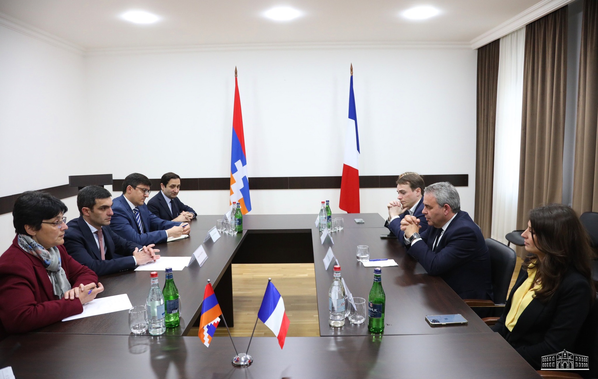 Արցախի ԱԳ նախարարն ու Ֆրանսիայի Օ-դը-Ֆրանս շրջանի նախագահը համատեղ հայտարարություն են ստորագել