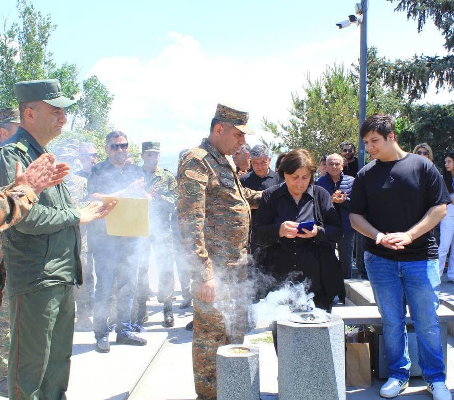 «Եռաբլուր»-ում տեղի է ունեցել Հայաստանի ազգային հերոս Վահագն Ասատրյանին նվիրված ոգեկոչման արարողություն