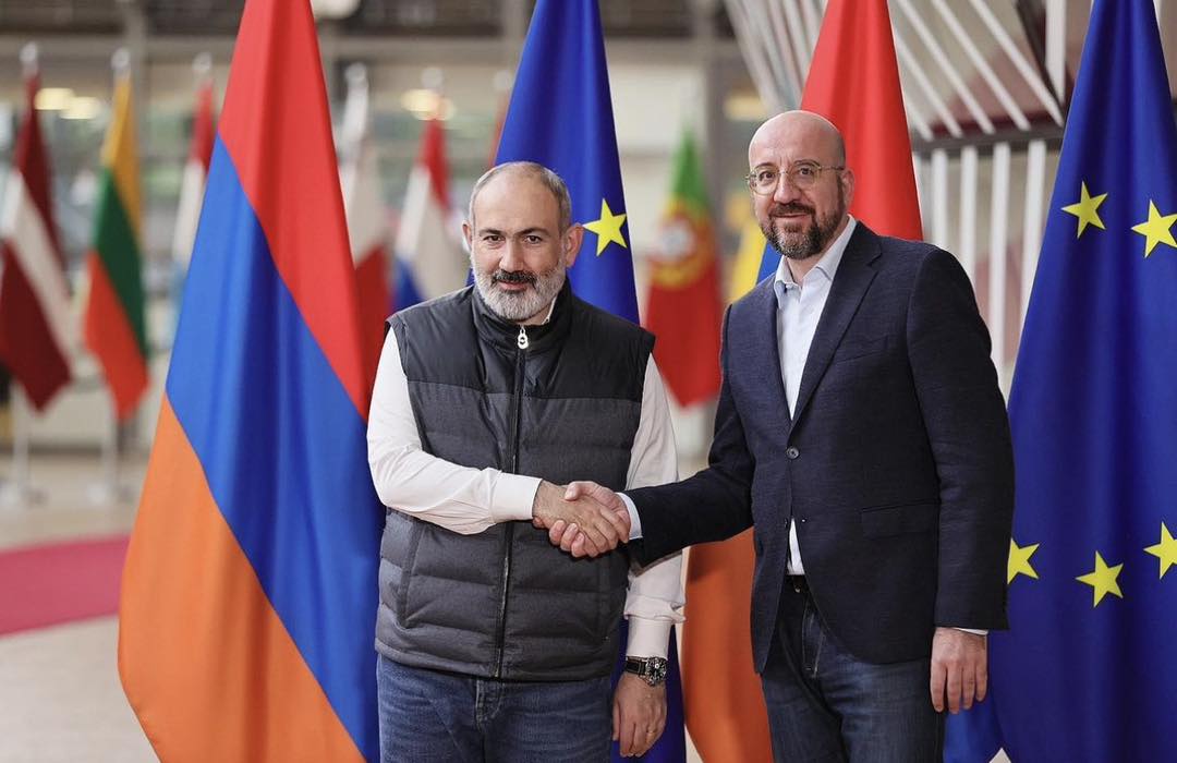 Հրապարակվել են Շառլ Միշելի և Նիկոլ Փաշինյանի հանդիպումից առաջին կադրերը