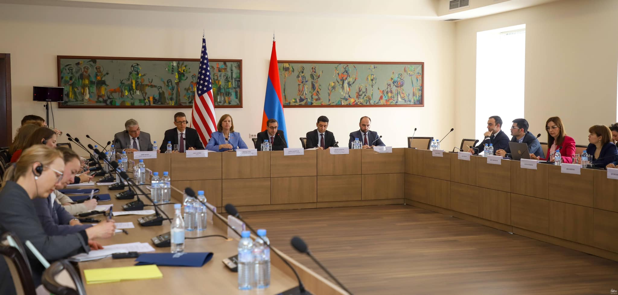 Տեղի են ունեցել արդարադատության և իրավապահ մարմինների ու ժողովրդավարության հարցերով աշխատանքային խմբերի նիստերը