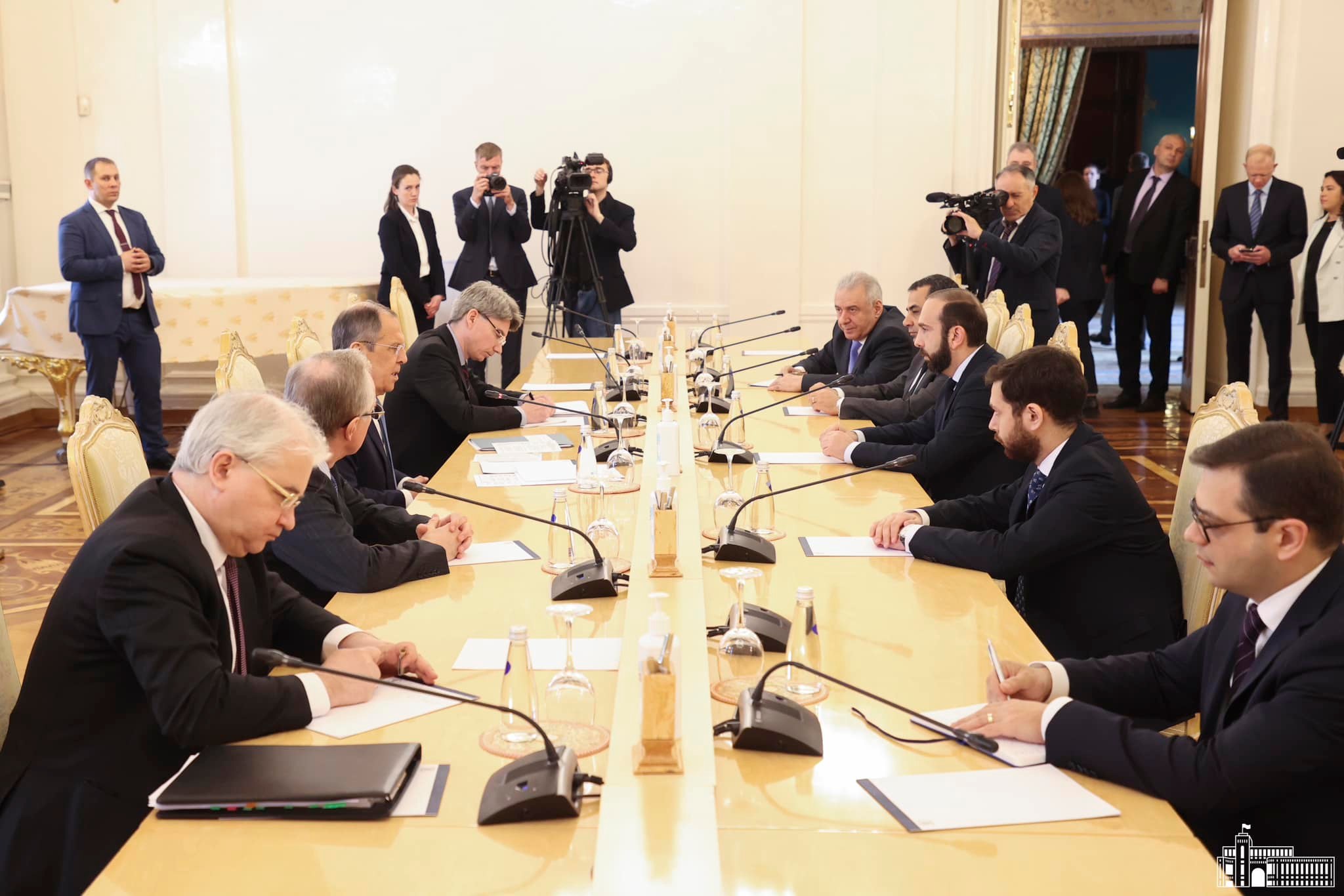 Լավրովի հետ հանդիպմանը Միրզոյանն ընդգծել է Լաչինի միջանցքի ապօրինի արգելափակման վերացման կարևորությունը
