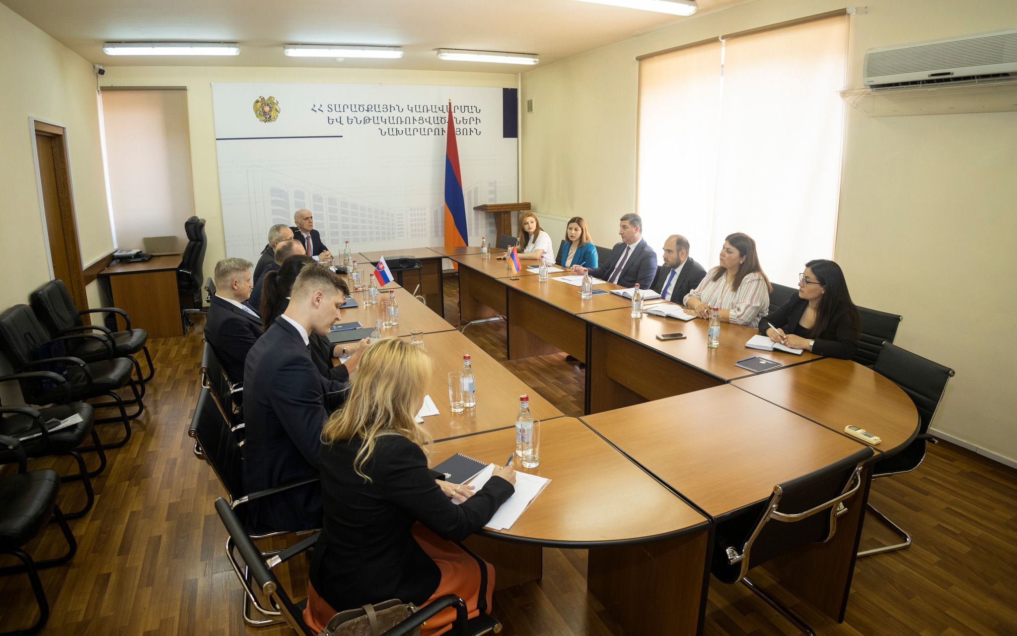 ՏԿԵ նախարարն ընդունել է Սլովակիայի Հանրապետության էկոնոմիկայի փոխնախարարի գլխավորած պատվիրակությանը