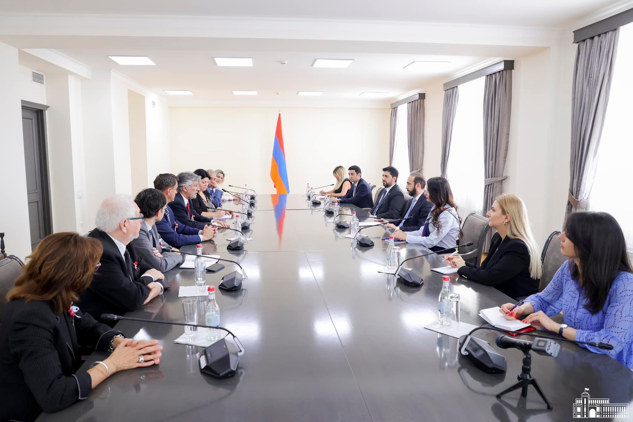 Արարատ Միրզոյանը հանդիպել է Արգենտինայի Սենատի և Պատգամավորների պալատի անդամներից բաղկացած խորհրդարանական պատվիրակության հետ