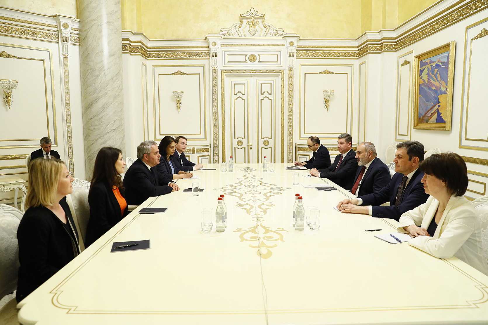 ՀՀ վարչապետը Քսավիե Բերտրանի հետ հանդիպմանը կարևորել է ֆրանսիական կողմի օժանդակությունը ՀՀ զարգացման ու բարեփոխումների օրակարգն առաջ մղելու գործում