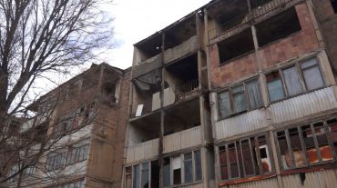Գյումրիի Անտառավան 26 և Տիգրան Մեծի 5 վթարային շենքերի բնակիչների խնդիրը կլուծվի մինչև տարեվերջ