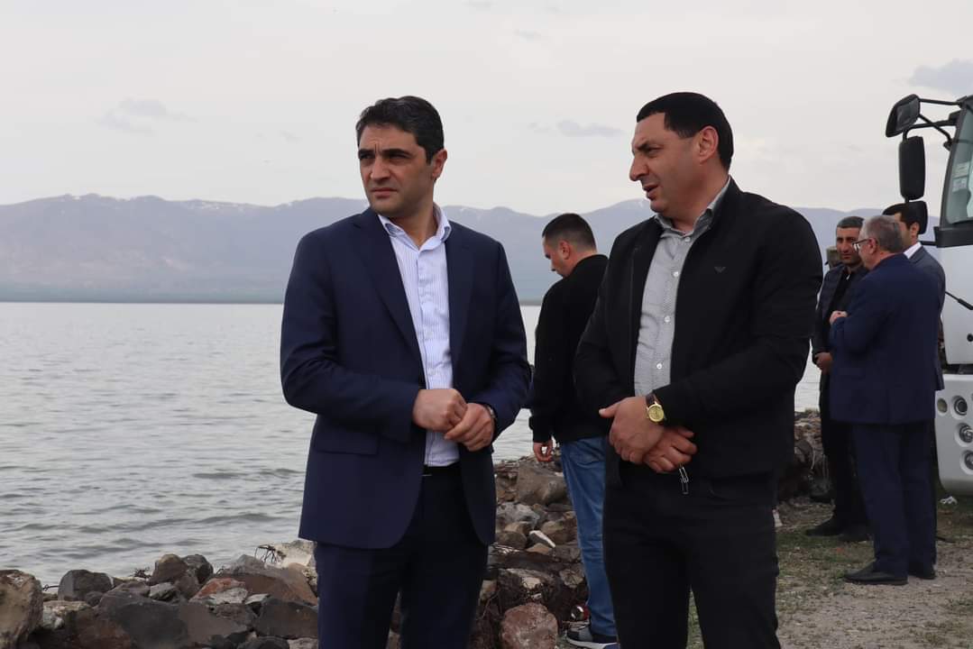 Հակոբ Սիմիդյանը Գեղարքունիքի մարզում ծանոթացել է մանրաձկան աճեցման պայմաններին