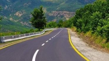 Եղեգիս գետի վրա կառուցված կամրջի փլուզման վտանգով պայմանավորված՝ ճանապարհահատվածը միակողմանի երթևեկելի է
