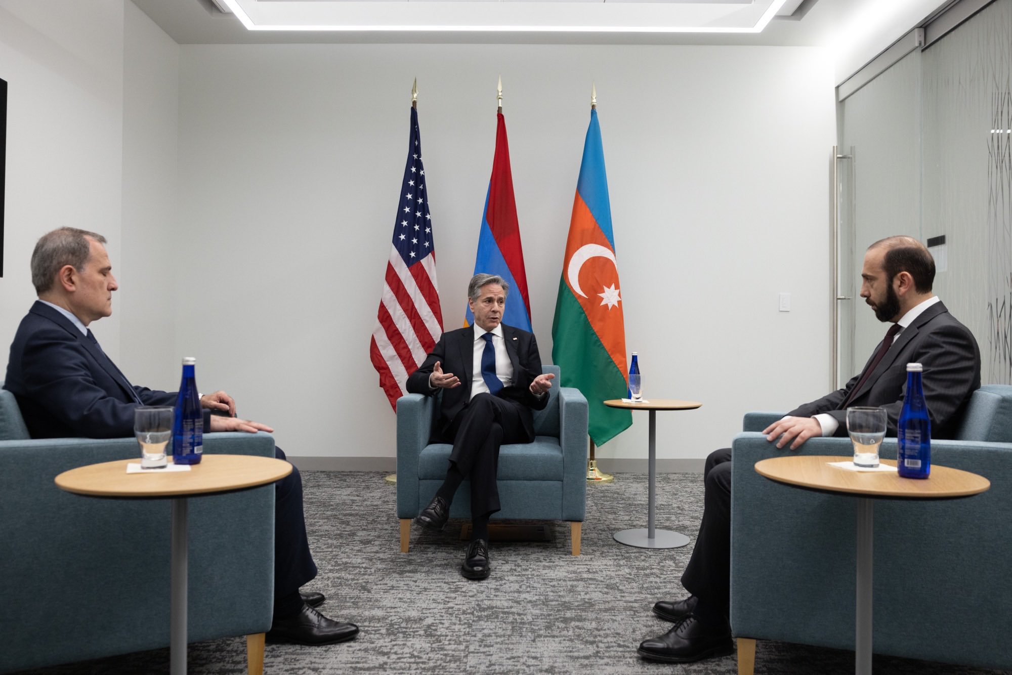 Բանակցություններին և երկխոսությանն այլընտրանք չկա․ Կոլոմինան՝ Հայաստանի և Ադրբեջանի արտգործնախարարների հանդիպման մասին