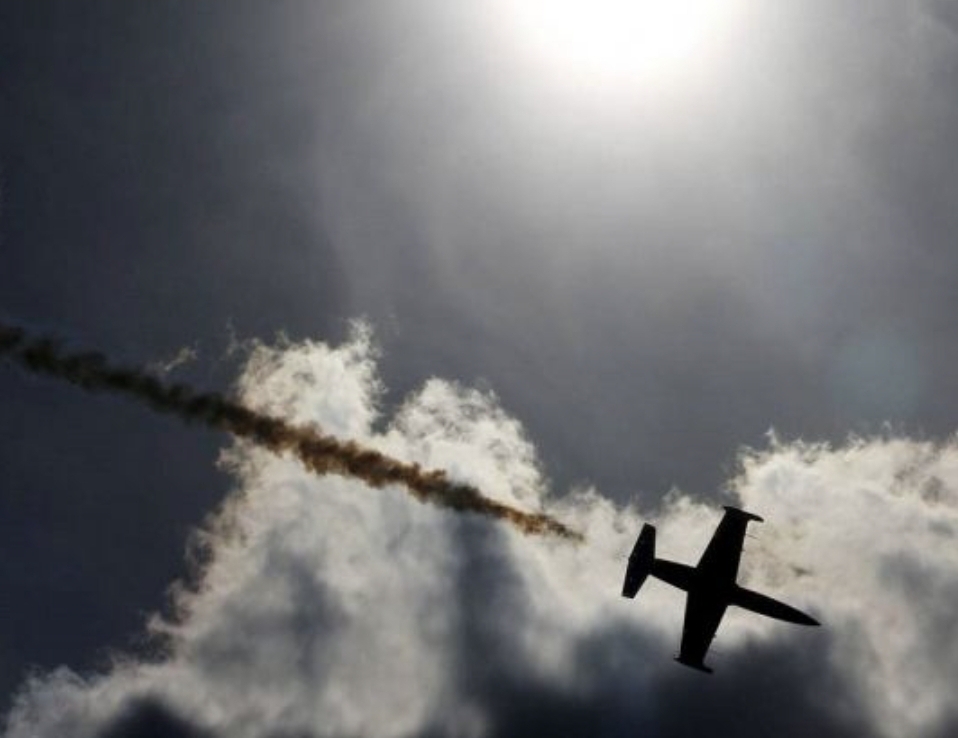 Կանադայում Cessna 182 ինքնաթիռը վայրէջքի ժամանակ հարվածել է մեքենային ու բռնկվել