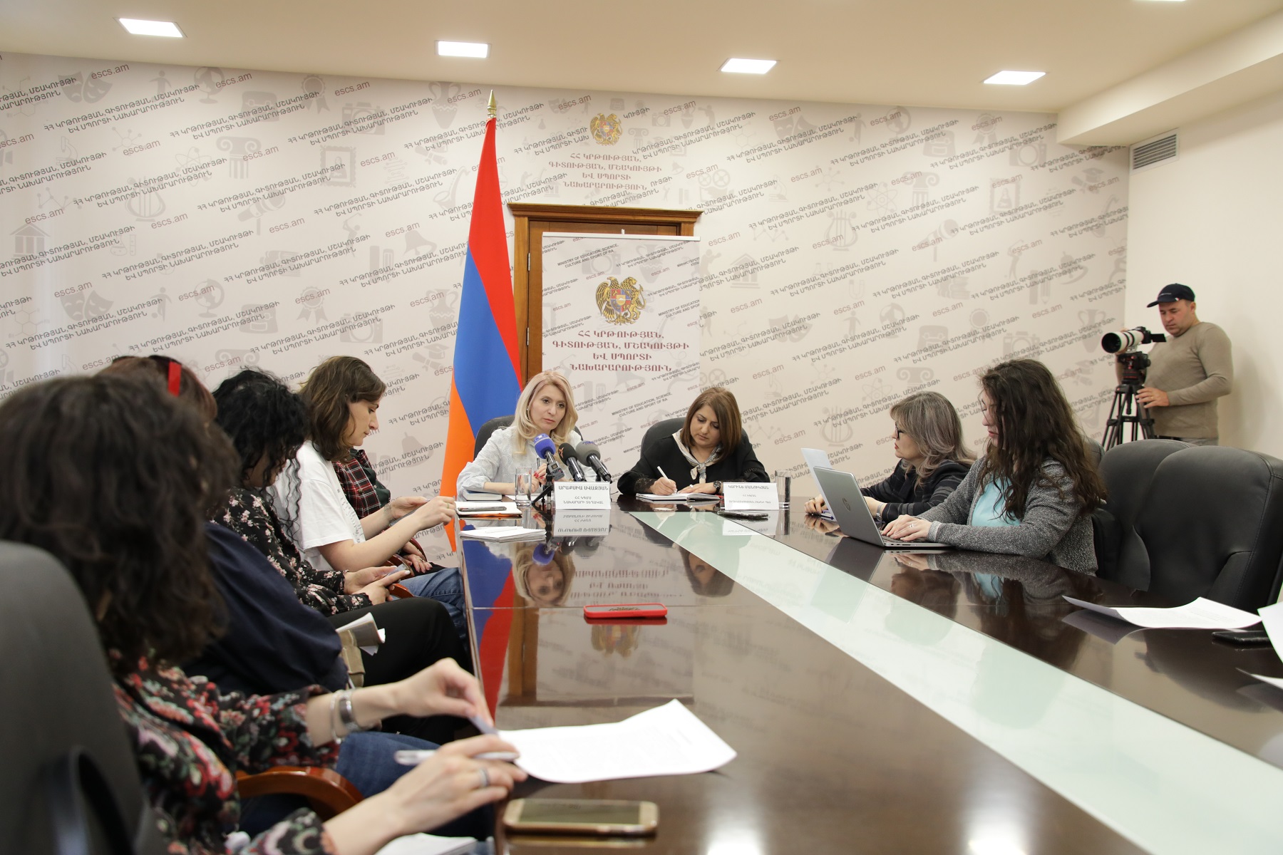 ԿԳՄՍ փոխնախարարն անդրադարձել է նոր դասագրքերի ստեղծման գործընթացին և վերջին դասի առթիվ դպրոցներում իրականացվող դրամահավաքներին