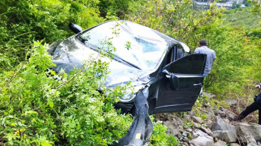 «Մենձ Էր» կոչվող քարայրի մոտակայքում «Hyundai»-ն դուրս է եկել ճանապարհի երթևեկելի հատվածից և ընկել մոտակա ձորը. կա տուժած