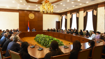 Արայիկ Հարությունյանը հանդիպել է 44-օրյա պատերազմում զոհված զինծառայողների մի խումբ հարազատների  հետ