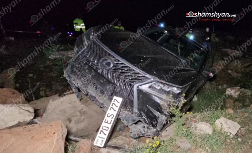 Խոշոր ավտովթար Արագածոտնի մարզում․ Lexus-ը բախվել է ապառաժ քարերին և հայտնվել ձորում․ կան վիրավորներ