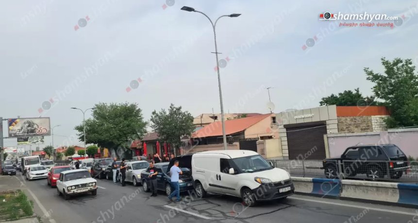 Շղթայական ավտովթար Երևանում․ «Զվարթնոց» օդանավակայանի ճանապարհին բախվել են 6 մեքենաներ