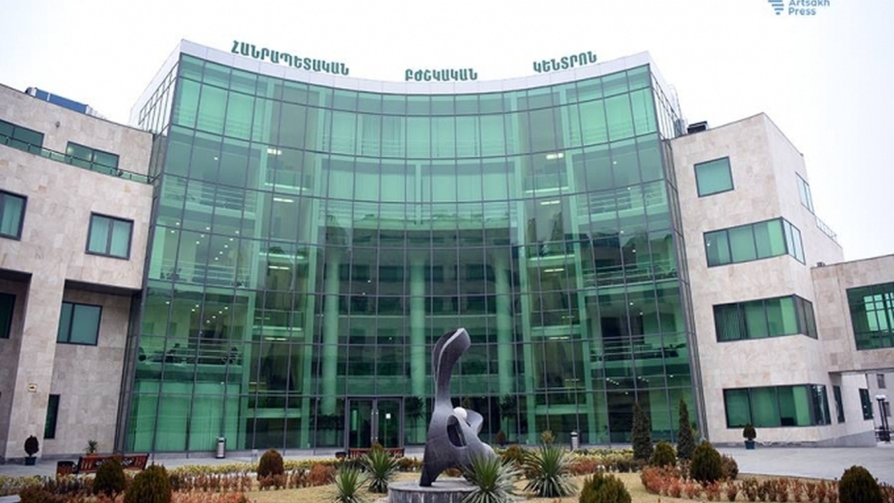 Ծանր վիճակում գտնվող 9 բուժառու ռուս խաղաղապահների ուղեկցությամբ և շտապ օգնության մեքենայով Արցախից տեղափոխվել է Հայաստան