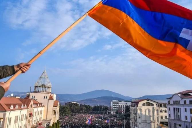 Խաղաղությանը միտված բանակցությունները տեղի են ունենում ուժերի անհավասարակշիռ պայմաններում. ֆրանսիացի քաղաքական գործիչները ԼՂ-ին սատարելու կոչ են արել