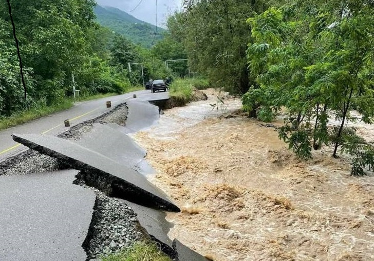 Փլուզում Շնող-Թեղուտ միջհամայնքային ավտոճանապարհին