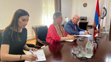 ՄԻ պաշտպանը ու ԵԽԽՎ իռլանդացի պատգամավորը քննարկել են Լաչինի միջանցքի շրջափակման հետևանքները