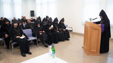 Մայր Աթոռ Սուրբ Էջմիածնում մեկնարկել է միաբանական համագումարը