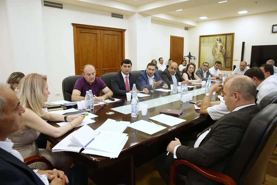 Քննարկում՝ դպրոցների կառավարման մոդելի կիրառման վերաբերյալ