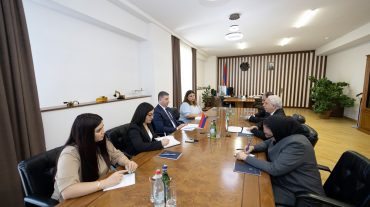 Գնել Սանոսյանն ընդունել է Իրանի դեսպանին
