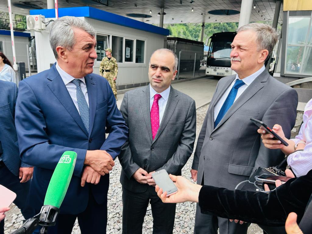 ՊԵԿ նախագահի տեղակալը մասնակցել է Վերին Լարսի բազմակողմ ավտոմոբիլային անցակետի վերակառուցված երթևեկության գոտիների շահագործման հանձնման արարողությանը