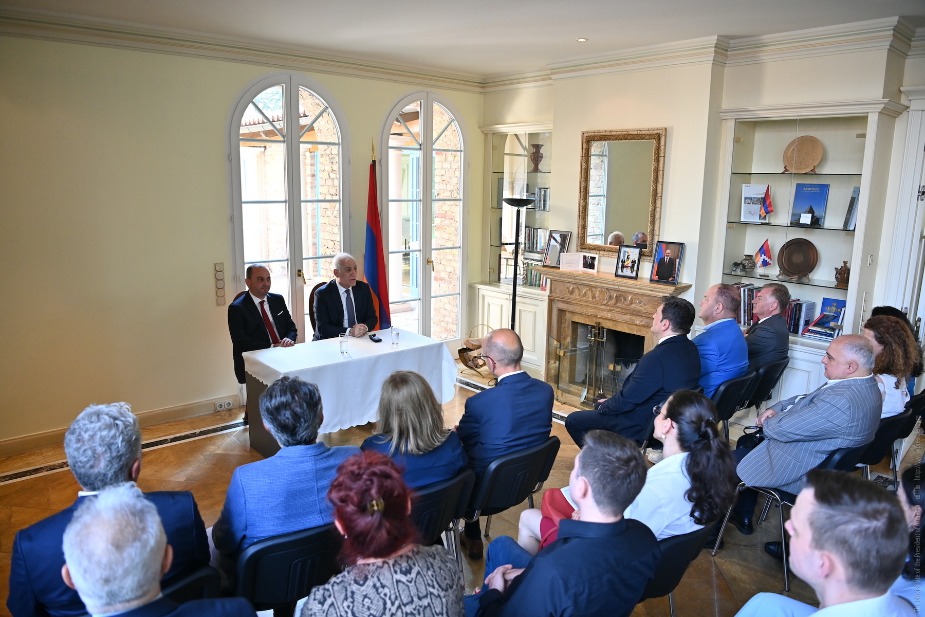 Վահագն Խաչատուրյանը հանդիպել է գերմանահայ համայնքի ներկայացուցիչների հետ