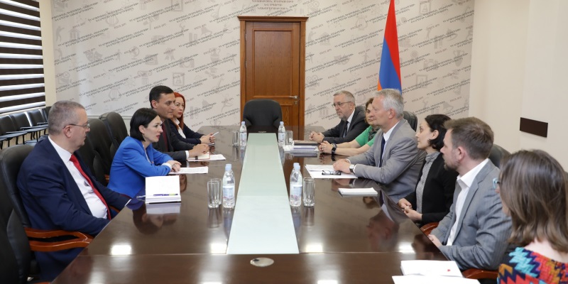 ԿԳՄՍ նախարարը և ՀՀ-ում Գերմանիայի դեսպանը քննարկել են երկկողմ հետաքրքրություն ներկայացնող հարցեր