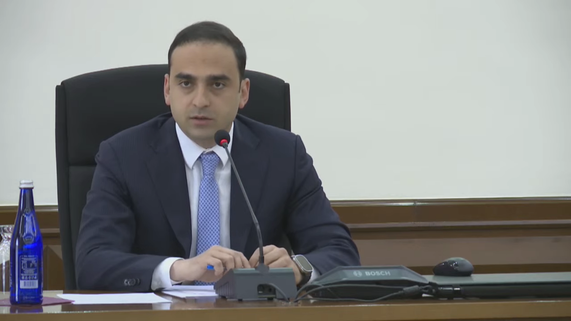 Պետք է ունենալ գերակա շահի որոշում, որ 1-2 հոգին մնացածին պատանդ չպահեն. Տիգրան Ավինյանը՝ 4-րդ կարգի վթարային շենքերի բնակիչների մասին
