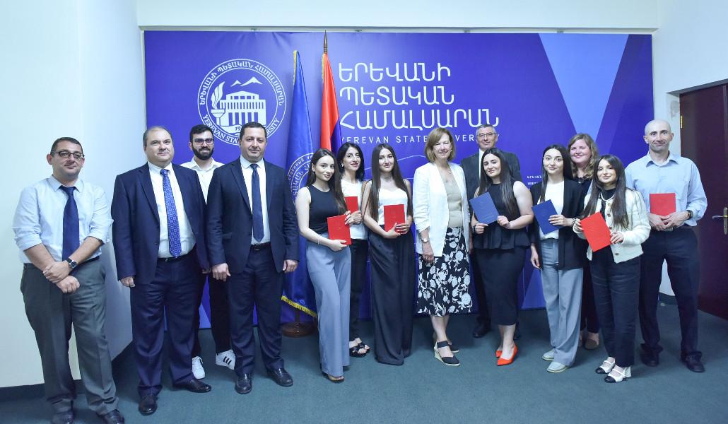 «Ամերիկագիտություն» ծրագրի առաջին շրջանավարտները հանդիպել են ՀՀ-ում ԱՄՆ դեսպանի հետ