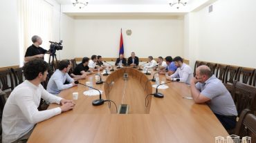 Սպորտի զարգացումը ռազմավարական նշանակություն ունի. Արմեն Խաչատրյանն ու Սիսակ Գաբրիելյանը հանդիպել են Գորիսի տարածքային մանկապատանեկան մարզադպրոցի սաների հետ