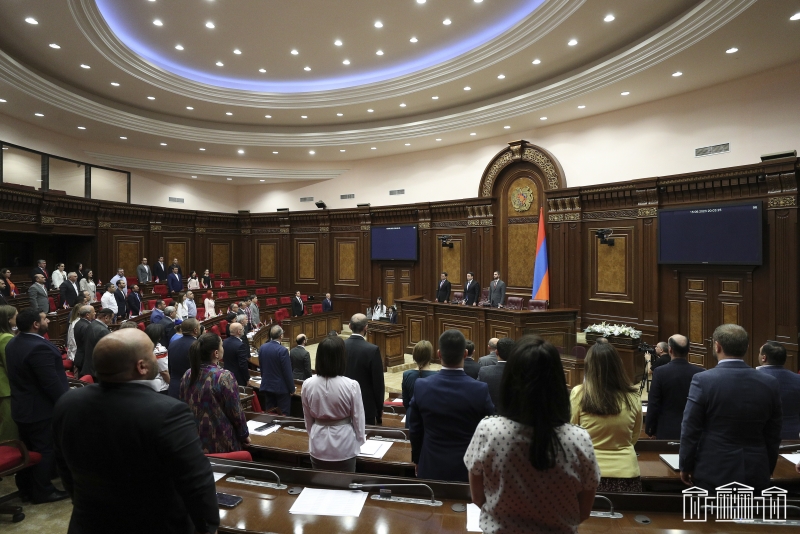 ՀՀ պետական օրհներգի հնչյունների ներքո ավարտվել է ԱԺ 8-րդ գումարման 5-րդ նստաշրջանի աշխատանքը