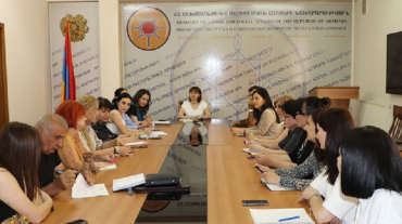 Երեխաների խնամքի և պաշտպանության հաստատությունների շուրջ 600 մասնագետ կմասնակցեն վերապատրաստման եռամսյա դասընթացների