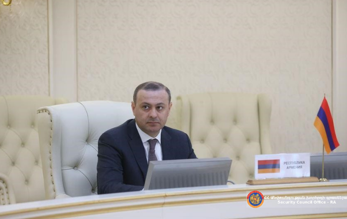 ՀՀ ԱԽ քարտուղար Արմեն Գրիգորյանը ՀԱՊԿ անդամ երկրների ԱԽ քարտուղարների նիստին կոչ է արել հասցեական գնահատական տալ ԼՂ-ում ստեղծված իրավիճակին